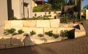 sandstone retaining wall